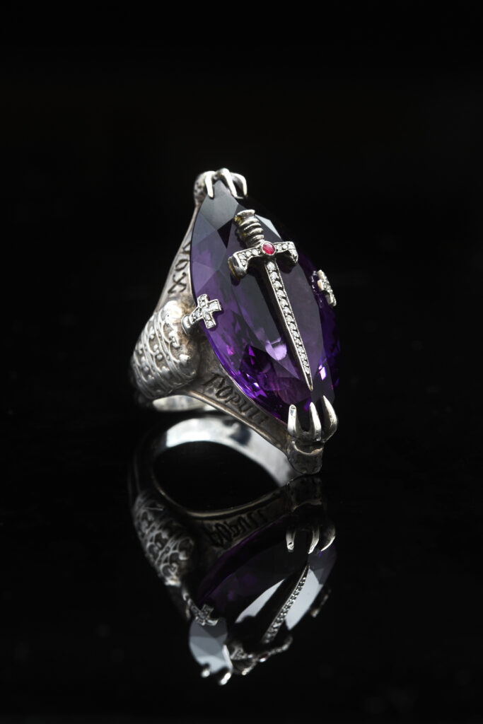 L’École Asia Pacific by Van Cleef & Arpels Presents an Exhibition of Men’s Rings at K11 Musea