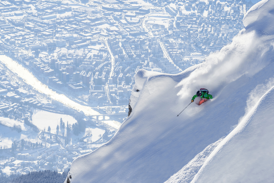 Skiing with a view over Innsbruck