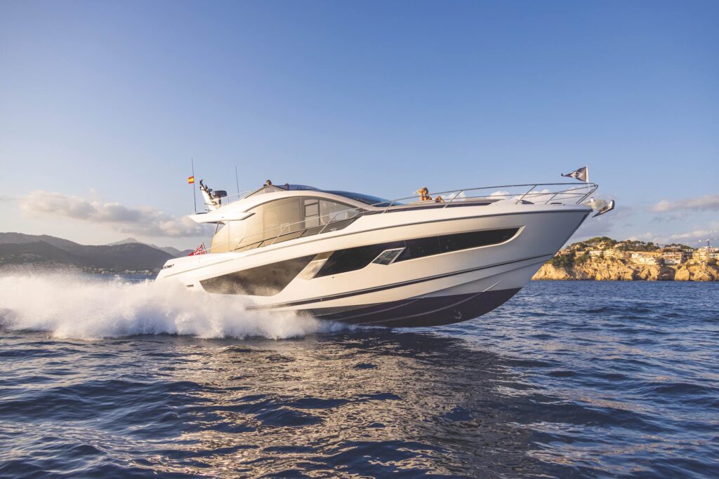 Sunseeker 65 Skyhelm