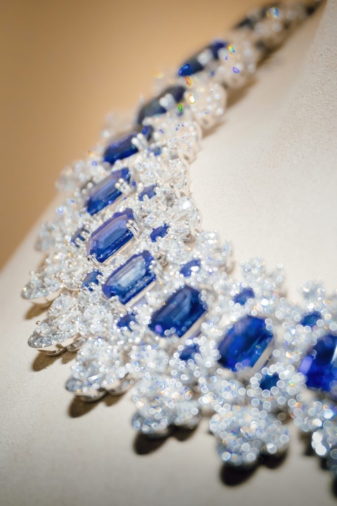 Diamond and sapphire necklace from Chopard. The red carpet collection centrepiece 